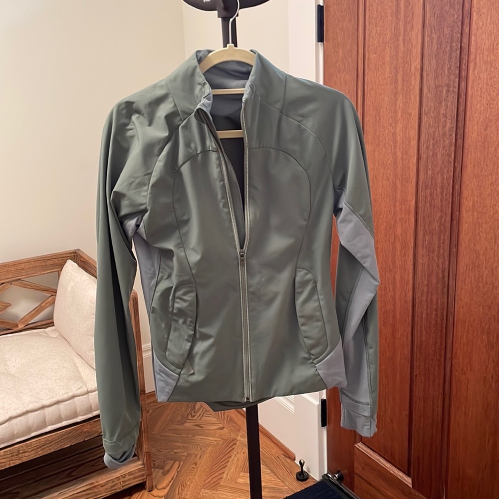 Lululemon fitted jacket in green